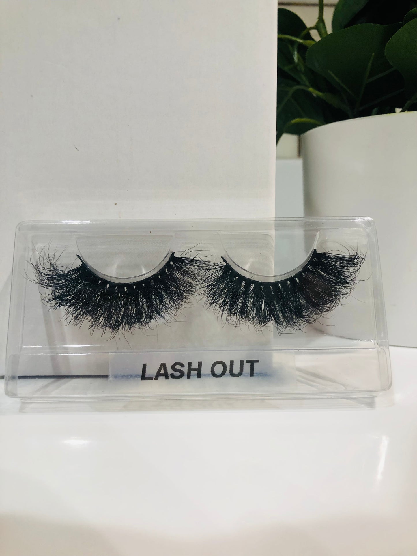 Lash Out lashes - Magnate Beauty
