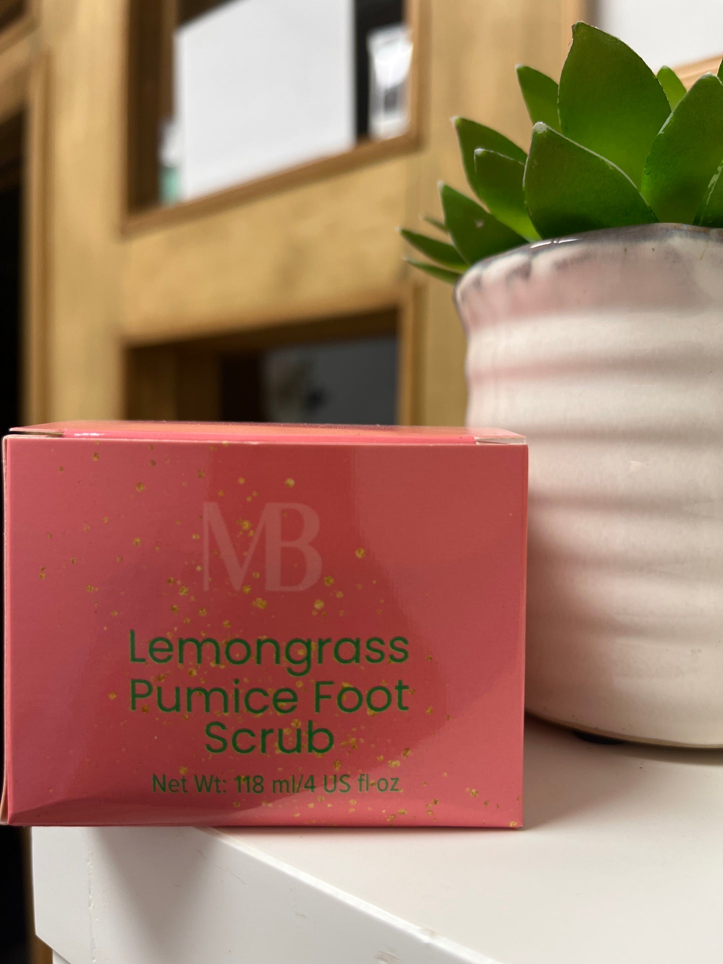 Reviving Lemongrass Pumice Foot Scrub - Magnate Beauty